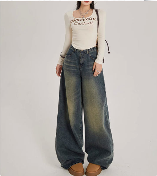 Mid Waisted Wide Leg vintage washed Jeans