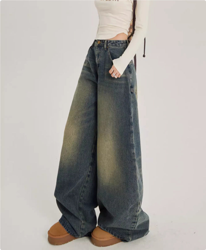 Mid Waisted Wide Leg vintage washed Jeans