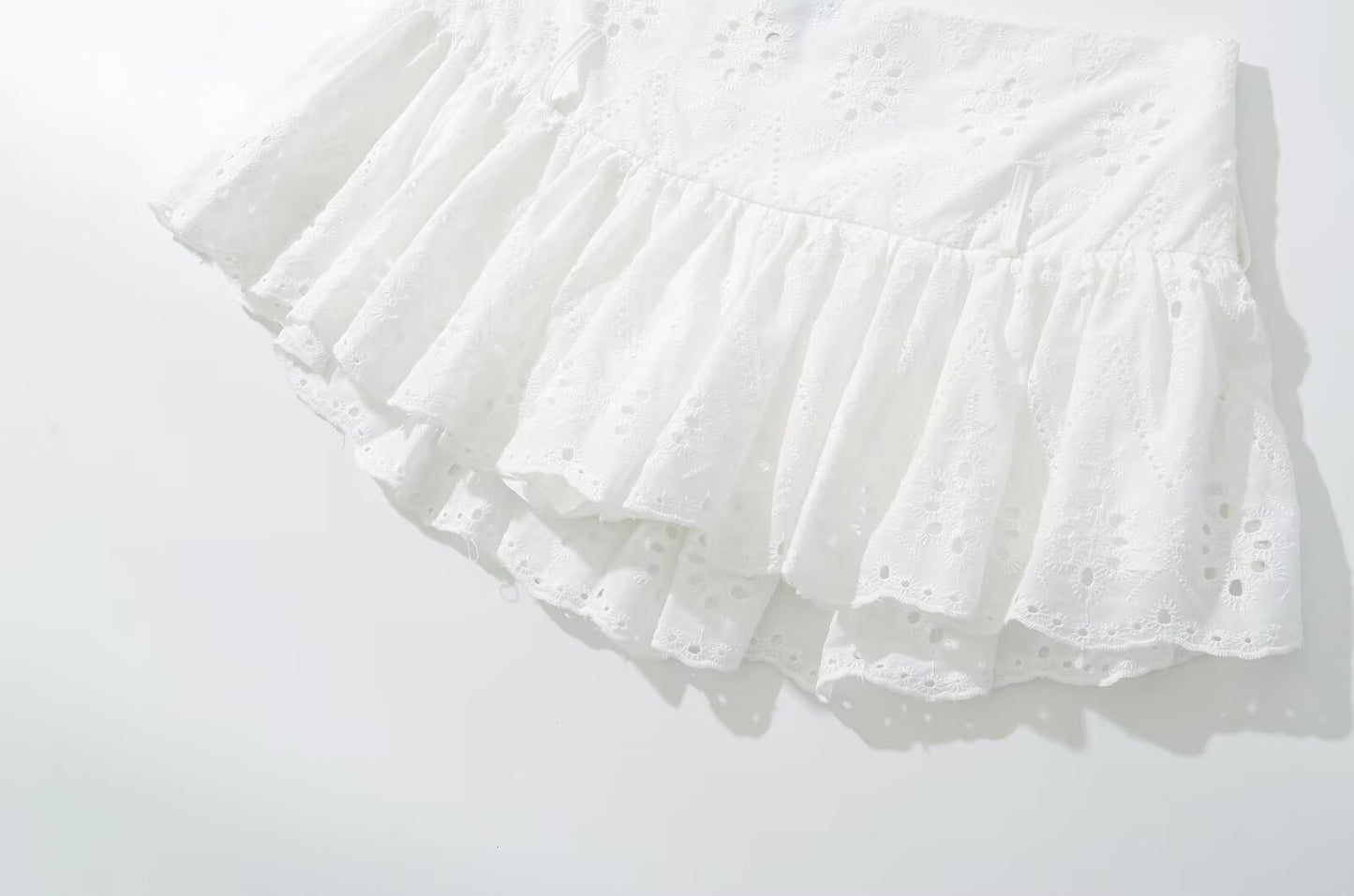 White Lace mini pleated skirt